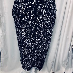 NWT Simply Styled Mid-Length Skirt S